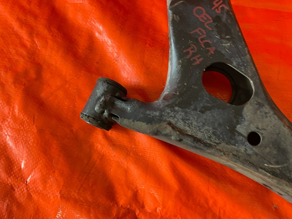 00 05 TOYOTA CELICA GT & GT S   PASSENGER RIGHT   FRONT   LOWER CONTROL ARM OEM3